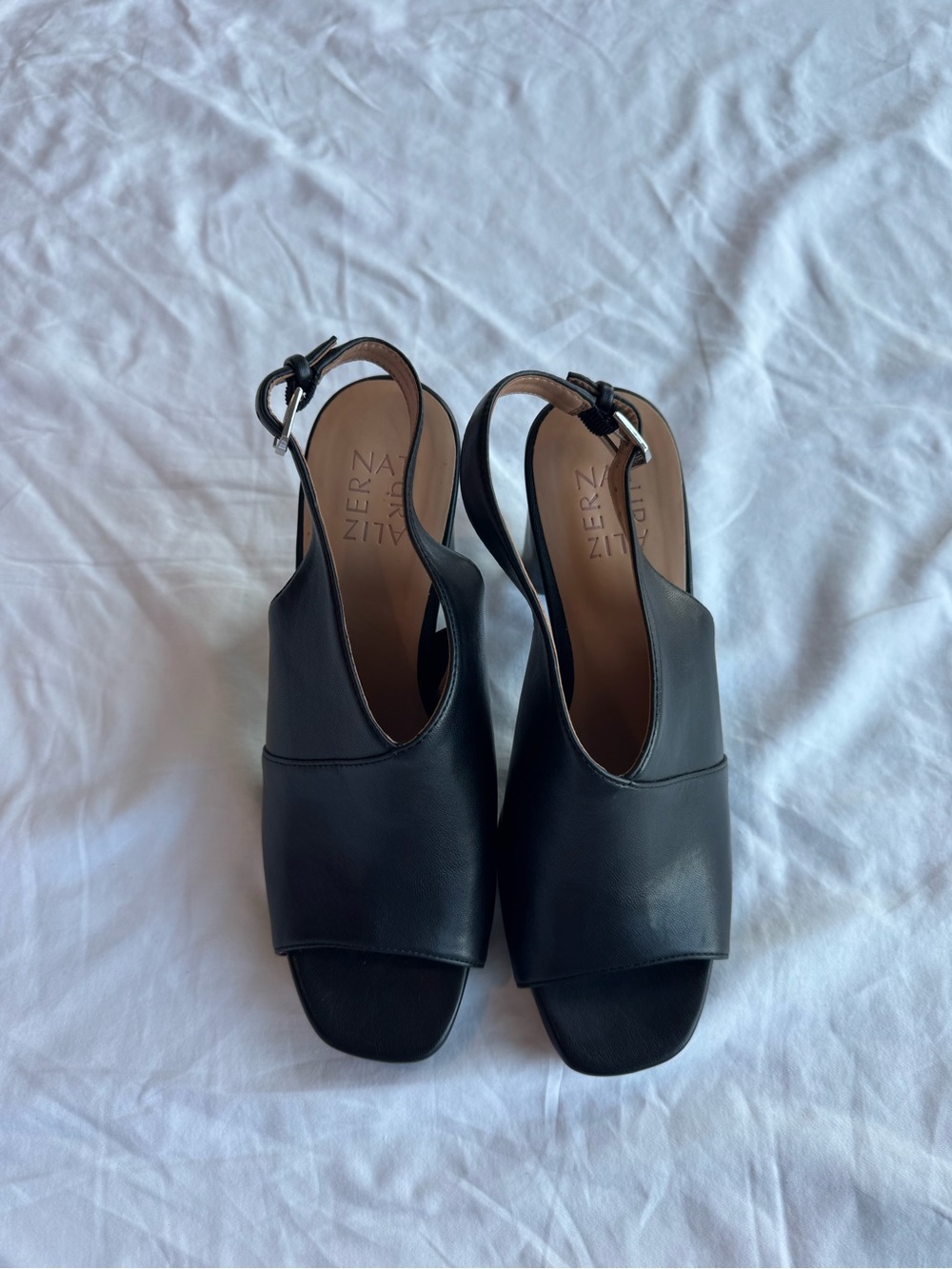 Naturalizer Mason Black Leather Slingback Block Heel Sandals Size 8 - Picture 2 of 9